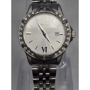 Seiko SUR865 Silver Tone Stainless Steel 22 Swarovski Crystals Women's Watch